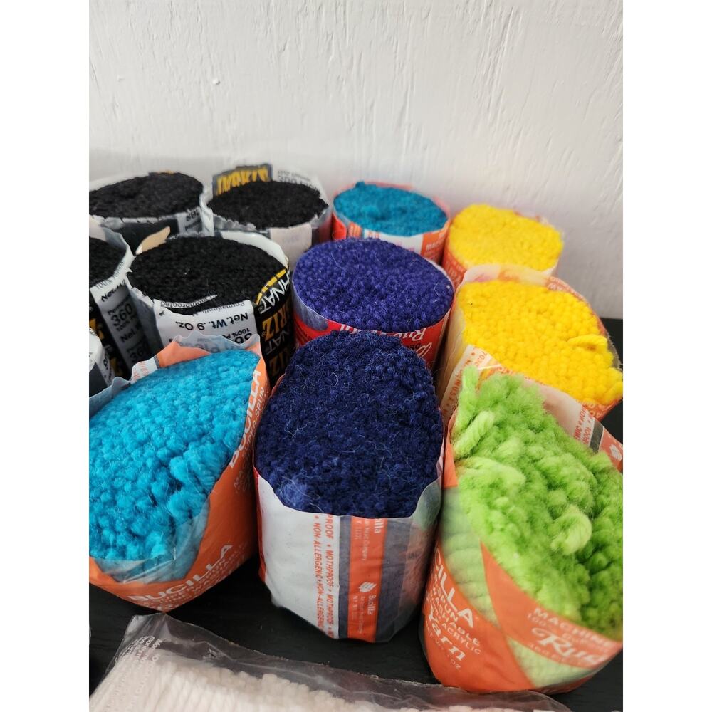 Large Latch Hook Rug Yarn Lot Bucilla Bernat Caron Columbia Mixed Colors - Picture 4 of 15